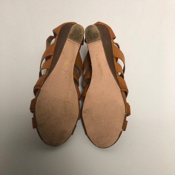Restricted Cognac Strappy Wedge Sandals Womens Size 8.5 Back Zipper Shoes - Picture 6 of 7